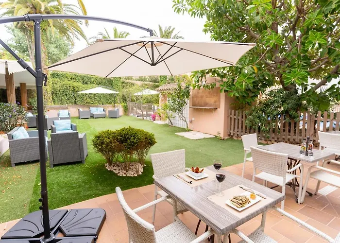 Royal Life מלון דירות 4*