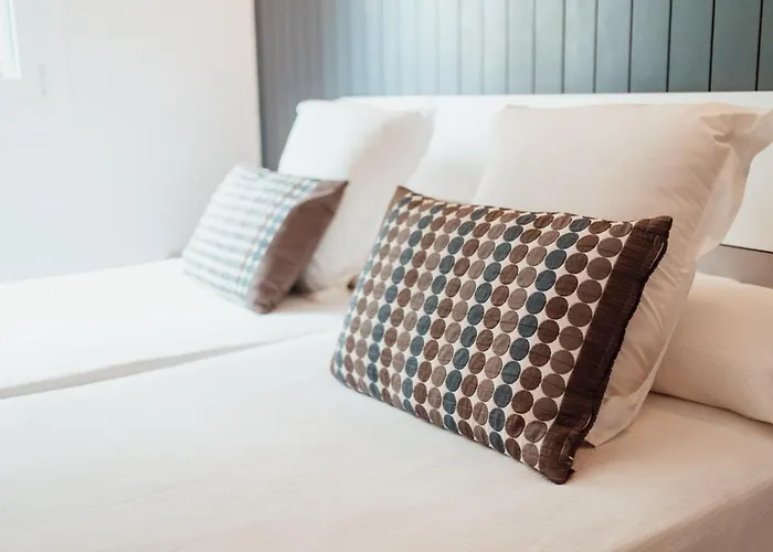 מלון דירות Royal Life 4*