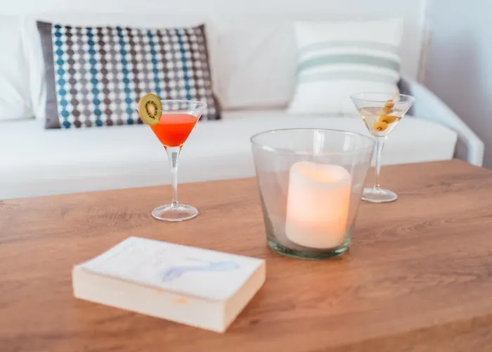 Royal Life מלון דירות 4*