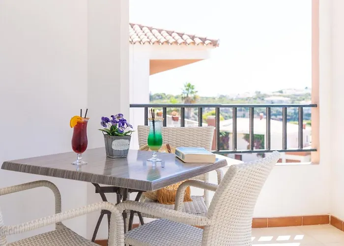 מלון דירות Royal Life 4*