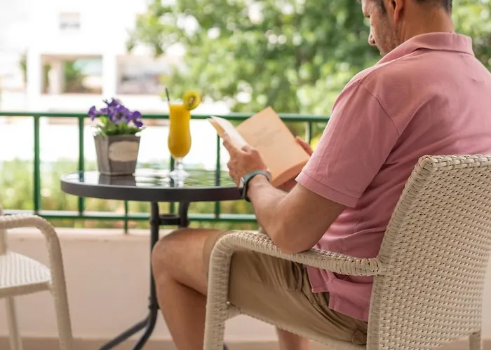 Royal Life מאהון