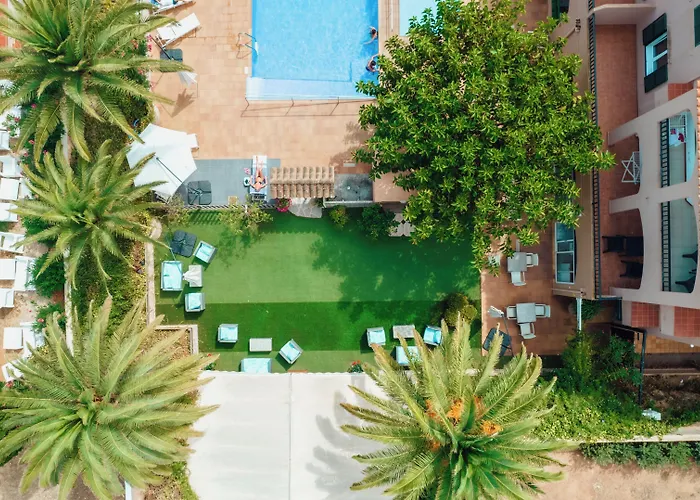 Royal Life מלון דירות 4*