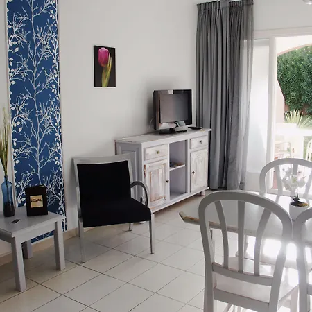 Hotel apartamentowy Royal Life 4*