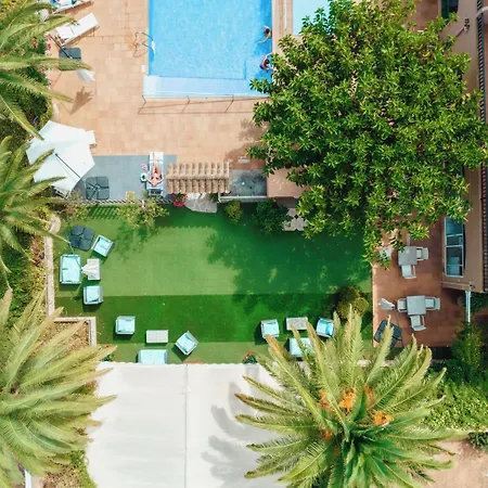 Royal Life Aparthotel 4*