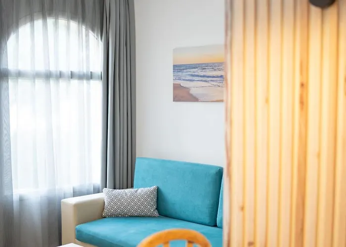 Aparthotel Royal Life 4*