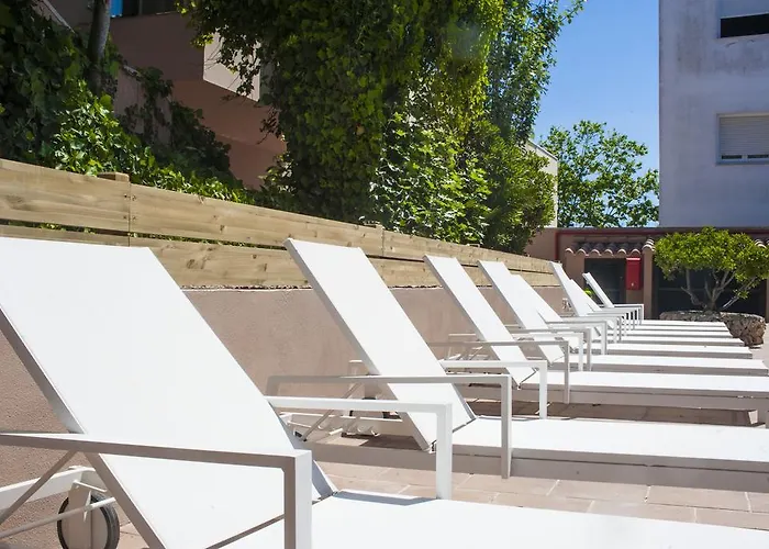 Royal Life Aparthotel 4*