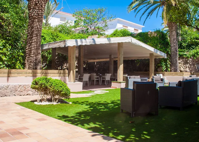 Royal Life Aparthotel 4*